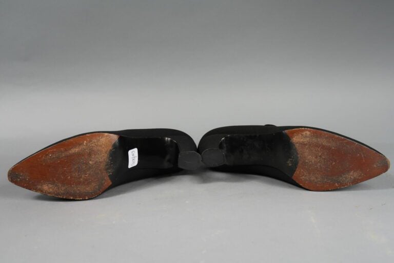 CAREL - Paire de bottines en tissu noir orné de dentelle - Pointure : 36 - Talo…
