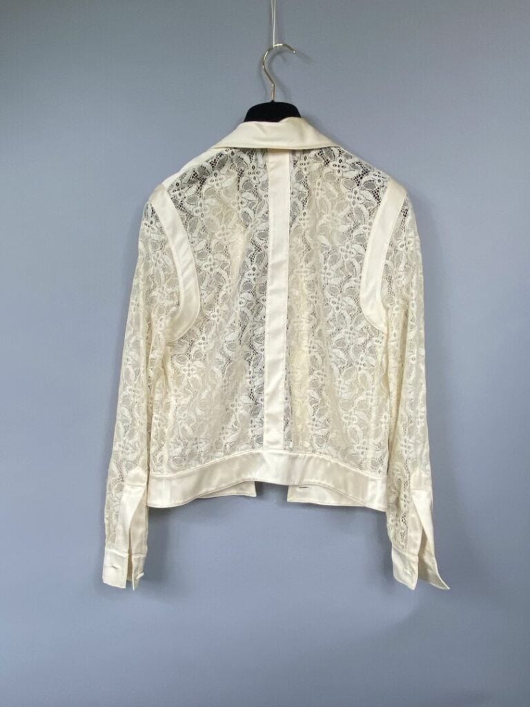 CHANEL - Caraco en soie et dentelle ivoire avec son top - Taille 36 - (taches a…