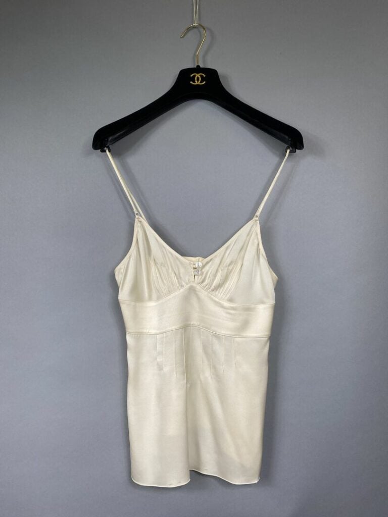 CHANEL - Caraco en soie et dentelle ivoire avec son top - Taille 36 - (taches a…