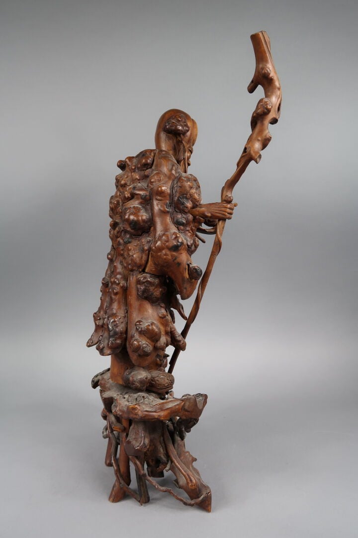 Chine - Grand sujet en racine sculptée à l'effigie de l'immortel Shou Laocse te…