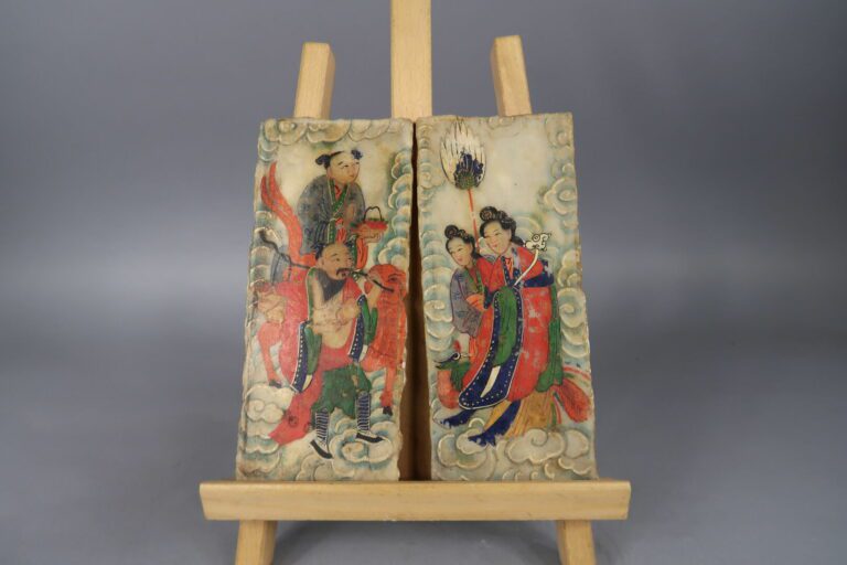 Chine, XIXe siècle - Ensemble de plaques en marbre à décor peint, de jeunes fem…