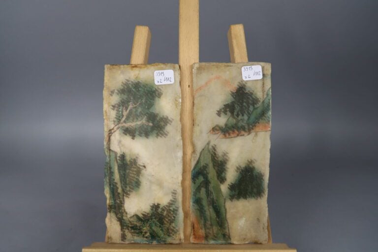 Chine, XIXe siècle - Ensemble de plaques en marbre à décor peint, de jeunes fem…
