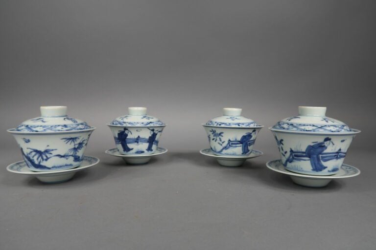 Chine du Sud / Vietnam, XXe siècle - Ensemble de quatre tasses couvertes et leu…