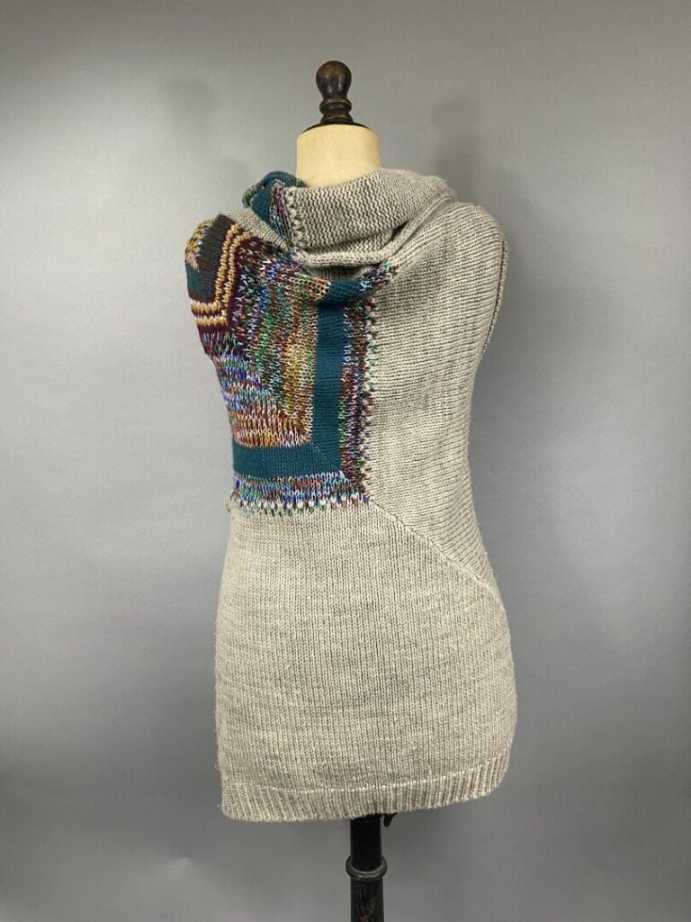 DRIES VAN NOTEN - Gilet à nouer en laine et cachemire gris à rayures multicolor…