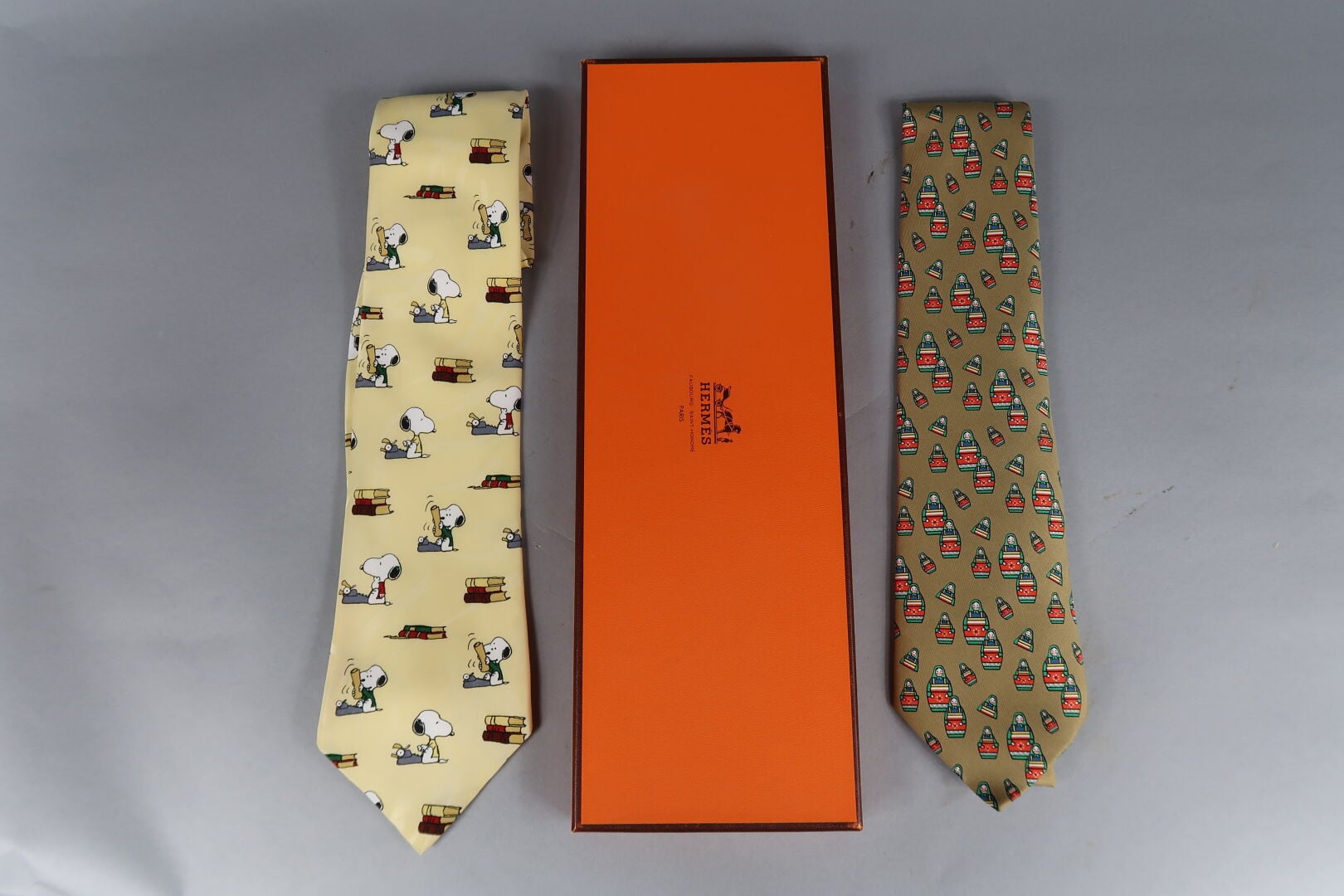 Cravate Hermès En Soie - Motif Hibou Jaune - Occasion - Pour Homme