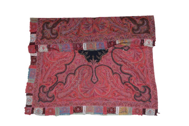Inde - Grand châle des Indes en cachemire à décor d'arabesques et de motifs Pai…