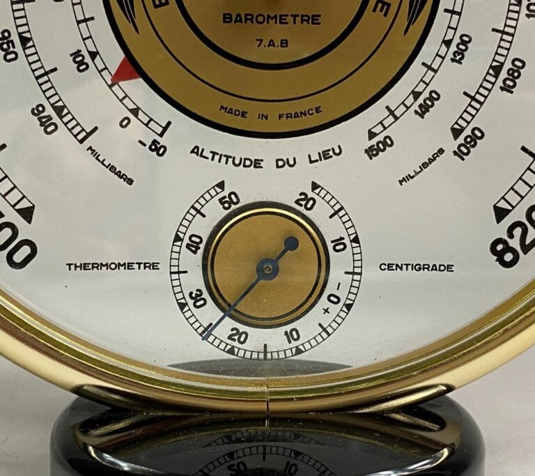 JAEGER-LECOULTRE - Pendulette de bureau formant baromètre de forme disque en ve…