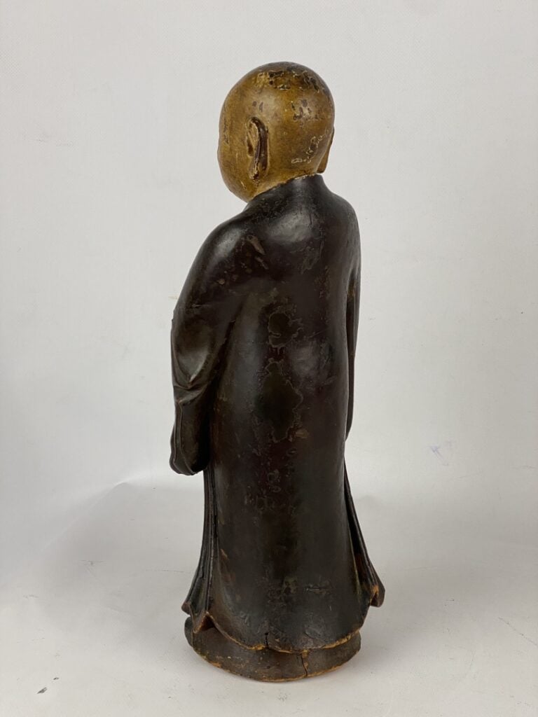 Japon, XIXe siècle - Sujet en bois polychome figurant un moine - H : 37.5 cm -…