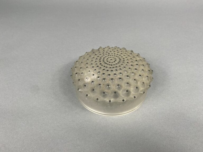 LALIQUE France - Flacon à parfum modèle Cactus en verre moulé pressé satiné éma…