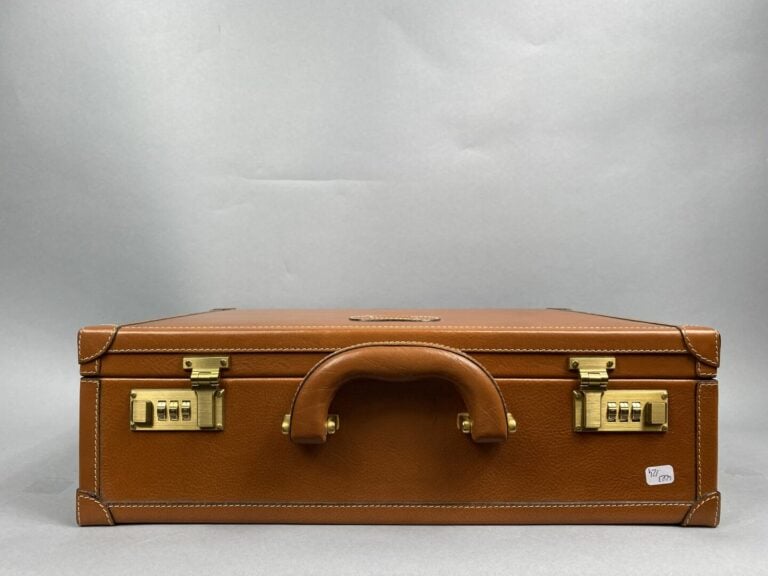 LANCEL - Attaché case en cuir grainé camel - 12 x 43 x 32.5 cm - Avec dusbag