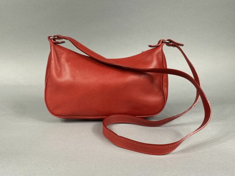 LONGCHAMP - Petit sac en cuir rouge - Bandouillère 110 cm (réglable) - 26 x 15…