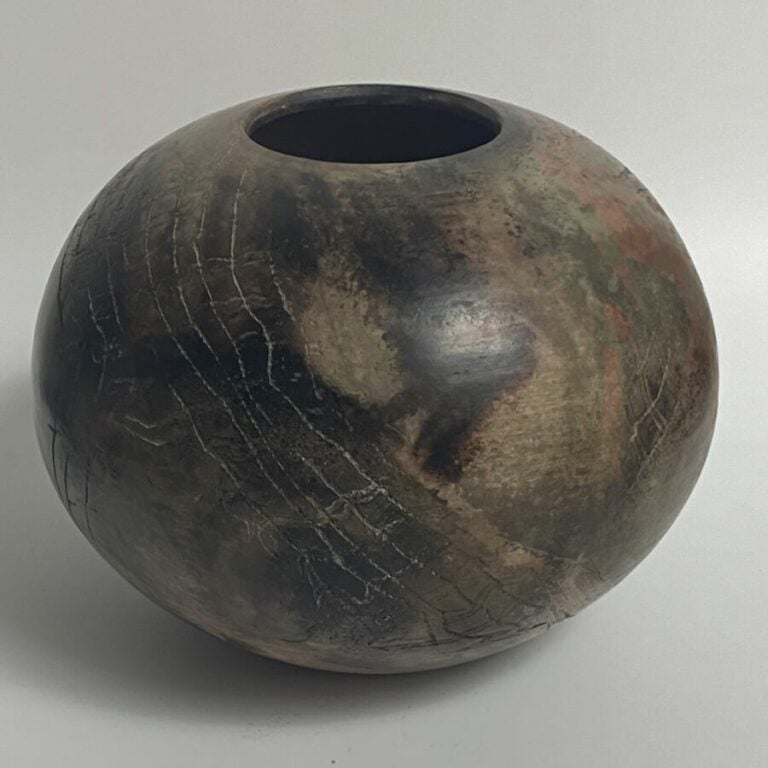LOUL COMBRES né en 1937 - Vase sphérique en céramique émaillé à nuances rose et…