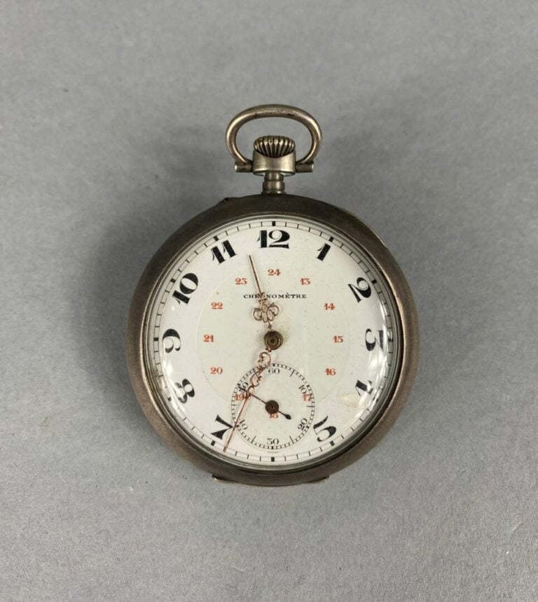 Lot de deux montres gousset en argent (800), boîtier à décor de cartouche et mo…