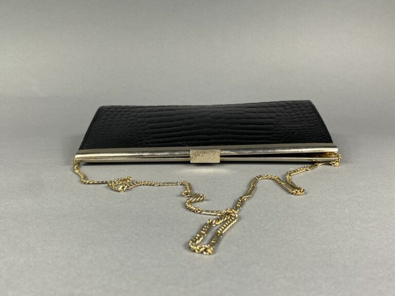Lot de pochettes vintage en cuir façon croco ou serpent dont LANCEL - On joint…