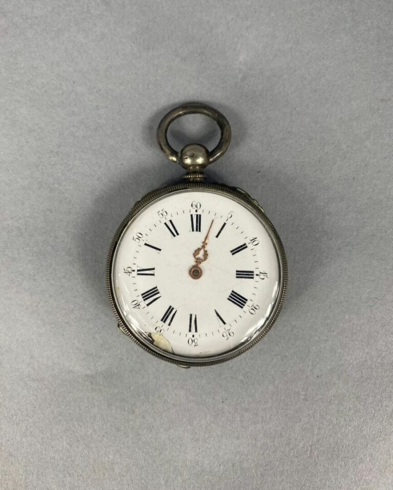 Lot de trois montres de gousset et une montre de col en argent (800), l'une à d…