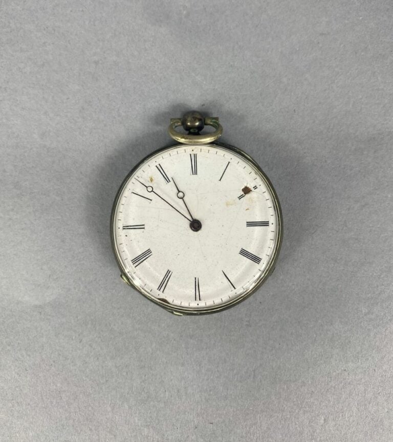 Lot de trois montres de gousset et une montre de col en argent (800), l'une à d…