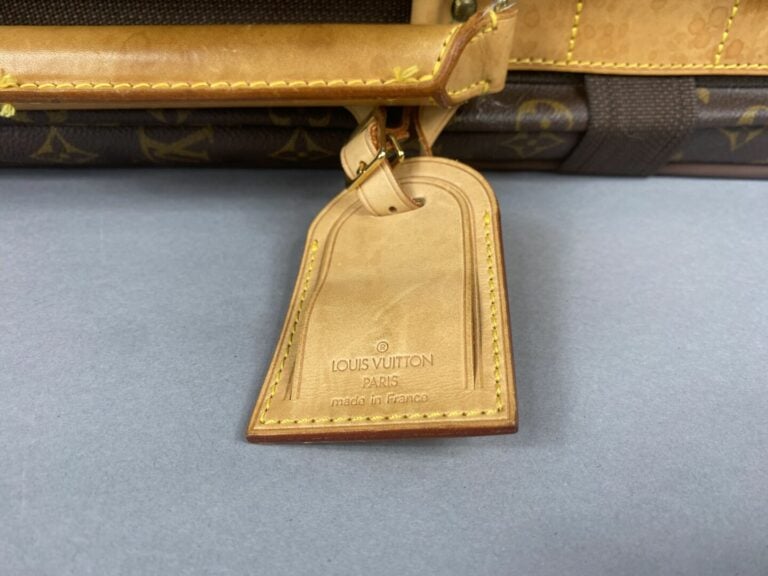 Louis VUITTON - Valise "Satellite" 60 cm, demi souple en toile monogram et cuir…
