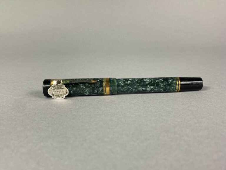 PARKER - Coffret stylo plume, le corps en résine verte, plume or (750) - (tache…