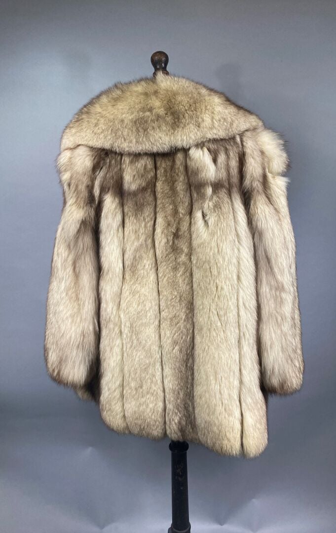SPRUNG Frères - Veste en vison marron - Bon état - On joint : SAUZAIE "B" Veste…
