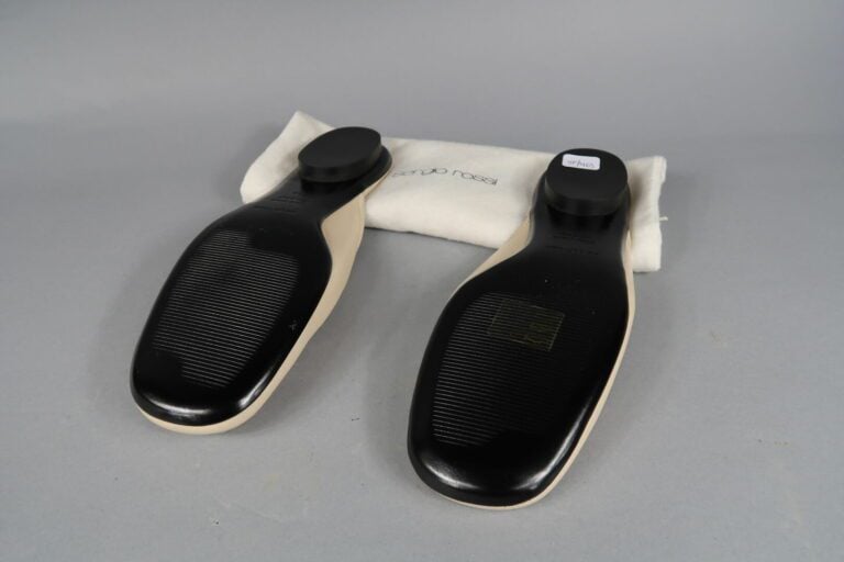 Sergio ROSSI - Paire de mules en cuir d'agneau beige - Pointure 38.5 - Avec dus…