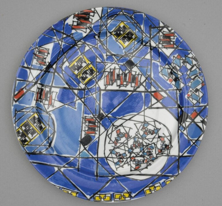 Sonia DELAUNAY (1885-1979) - Windsor, circa 1976/1977 - Assiette en porcelaine…