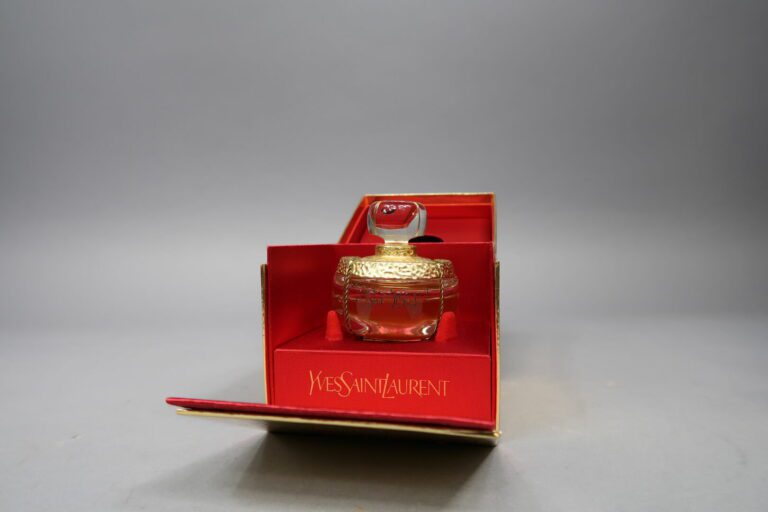 Yves SAINT LAURENT - Flacon de parfum 30 ml "Champagne" - Avec écrin et boîte