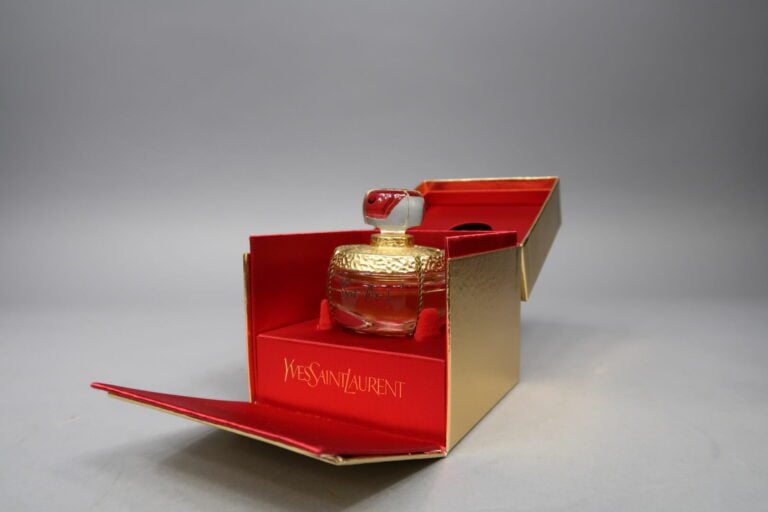 Yves SAINT LAURENT - Flacon de parfum 30 ml "Champagne" - Avec écrin et boîte
