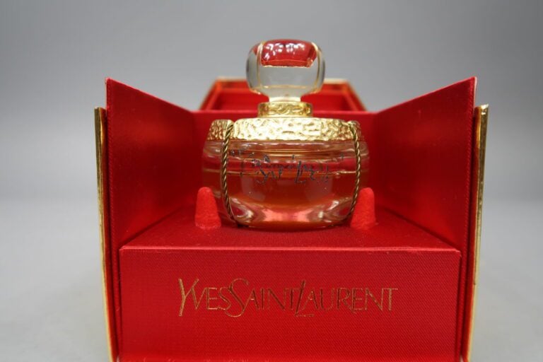 Yves SAINT LAURENT - Flacon de parfum 30 ml "Champagne" - Avec écrin et boîte