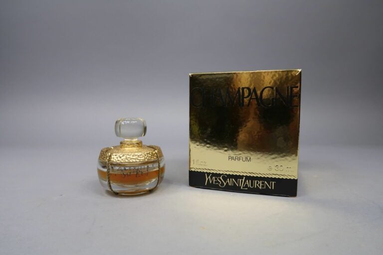 Yves SAINT LAURENT - Flacon de parfum 30 ml "Champagne" - Avec écrin et boîte