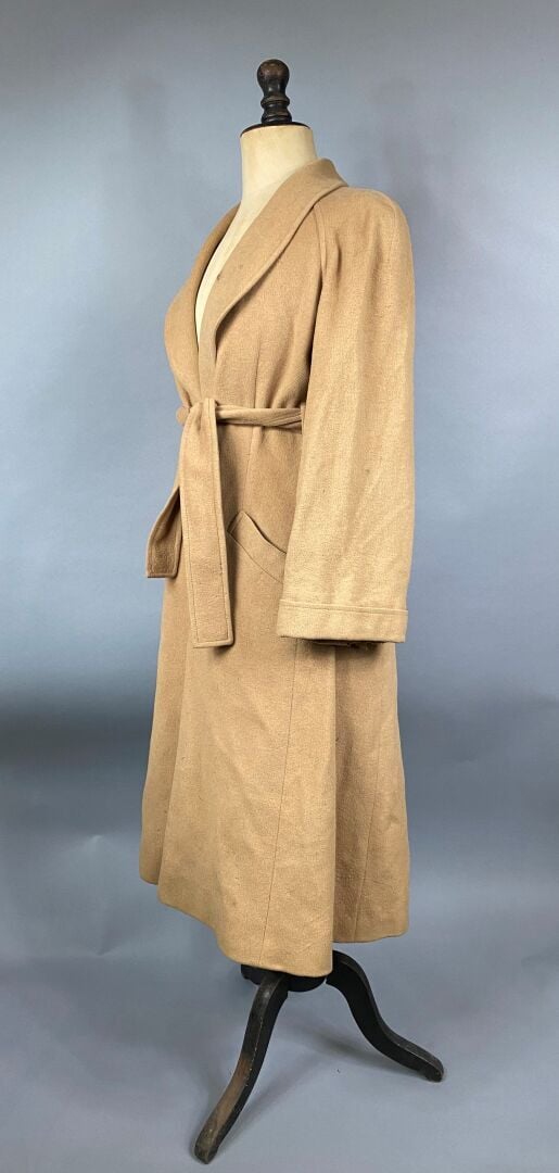 Yves SAINT LAURENT - Manteau marron en toile, doublure en fourrure marron - Tai…