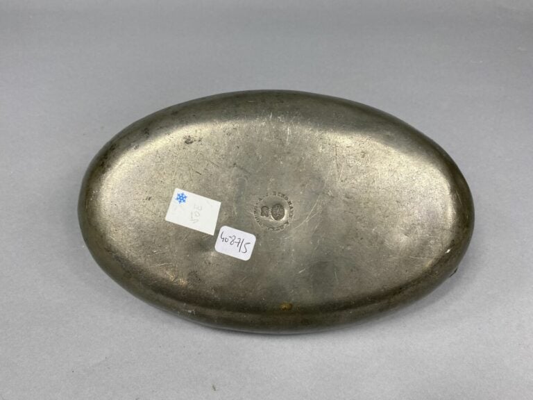 Bouillotte en étain - Fin du XIXe siècle - début du XXe siècle - 26 x 15 cm