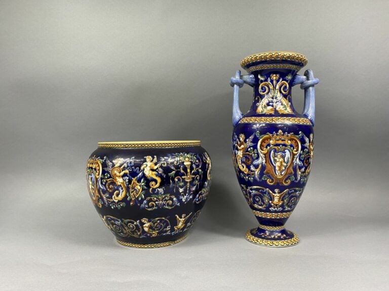 GIEN - Cache pot et vase en faïence polychrome modèle Renaissance - Dimension (…