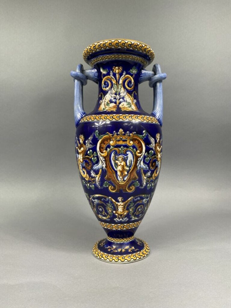 GIEN - Cache pot et vase en faïence polychrome modèle Renaissance - Dimension (…