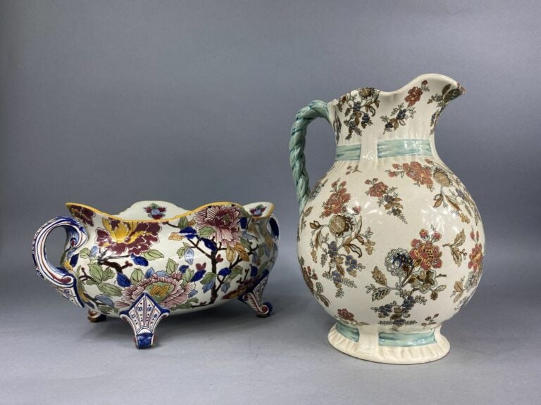 GIEN - Jardinière en faïence à décor polychrome, modèle Pivoine - 17 x 40 x 20…