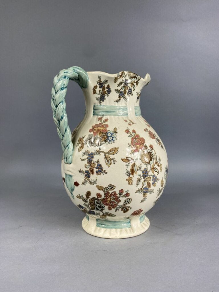 GIEN - Jardinière en faïence à décor polychrome, modèle Pivoine - 17 x 40 x 20…