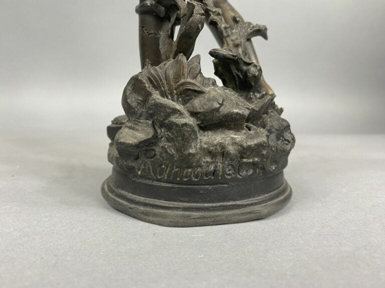 Ernest RANCOULET (1842-1918) - Sujet en régule patiné figurant un enfant au bér…
