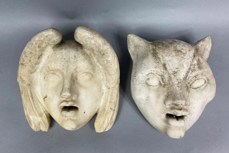 Ensemble de cinq masques d'expression en plâtre sculpté - (petits accidents et…