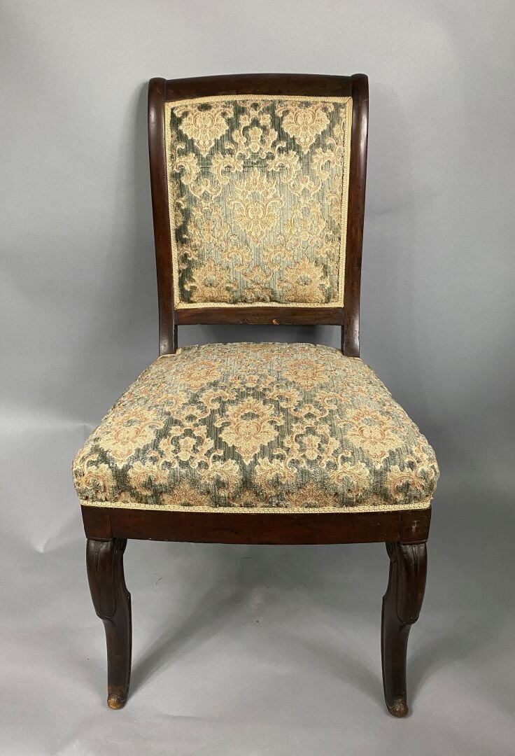 Suite de six chaises en acajou à dossier bandeau ajouré, pied balustre à l'avan…