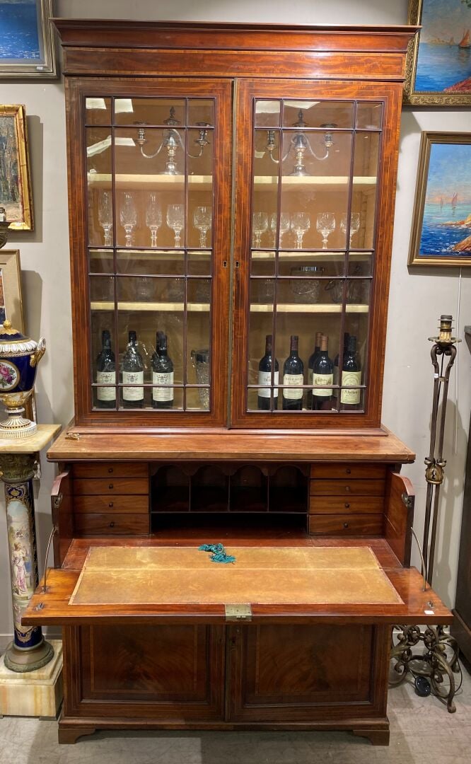 Meuble scriban formant bibliothèque en acajou et placage d'acajou flammé à déco…