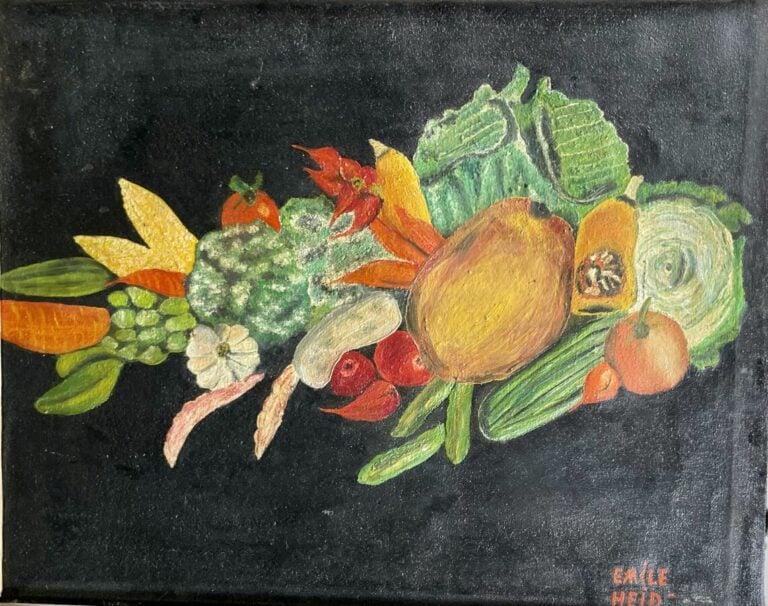 Ecole du XXème siècle Portrait de fille.Pastel portant une signature illisible…