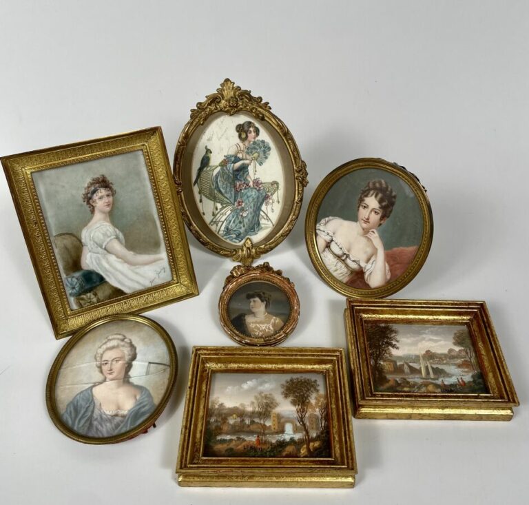 Lot de 5 miniatures encadrées diverses "Portraits de femmes" - On joint deux pe…