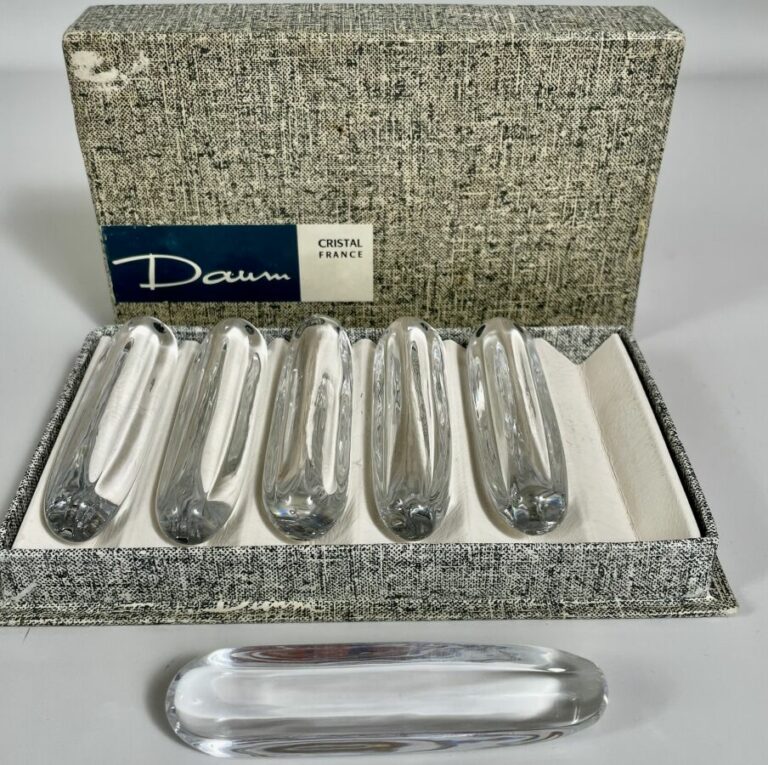 DAUM - Six porte-couteaux en cristal uni