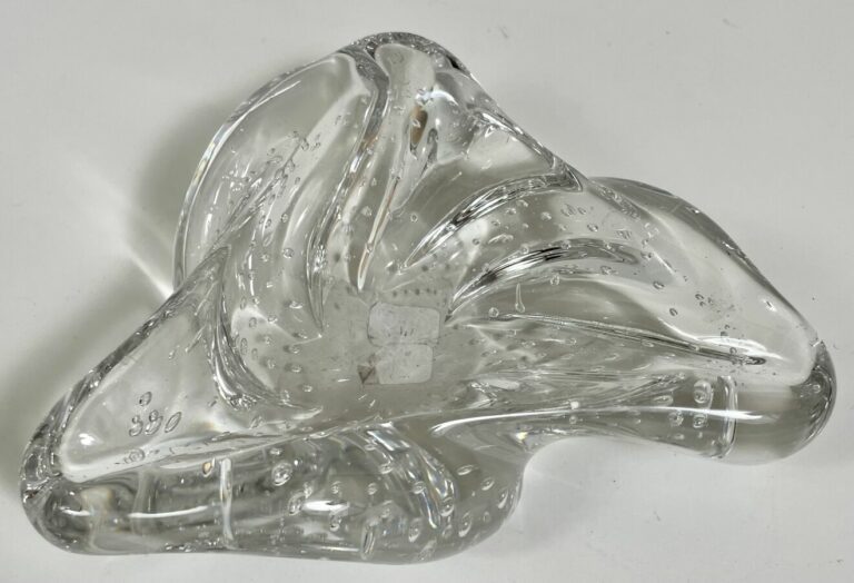 SCHNEIDER. Vide-poche "trilobé" en cristal bullé - Hauteur : 6 cm - 16 x 16 cm…