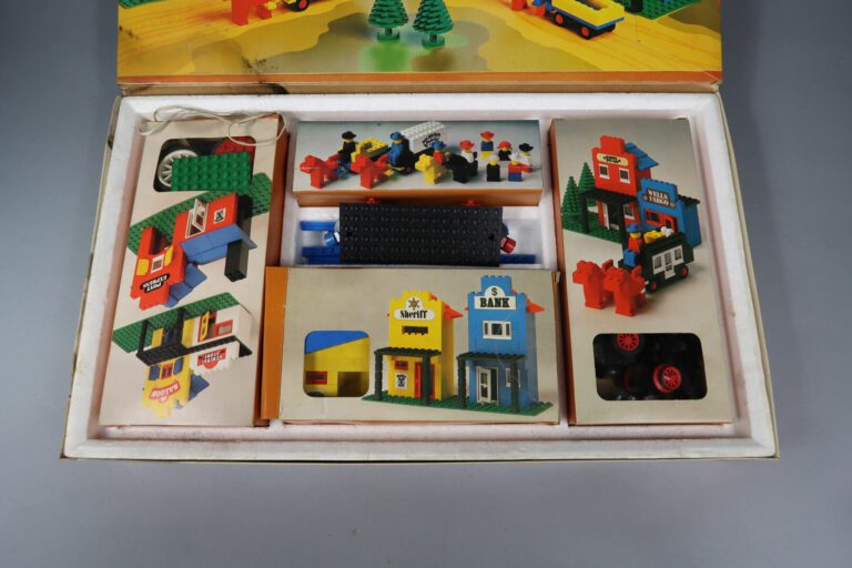 LEGO - Boîte de jeu C365 - (boîte abîmée, traces d'humidité) - - PAS D'ENVOI PO…