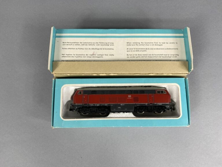 MARKLIN - Locomotive diesel V160 - (dans sa boîte) - (usures) - - PAS D'ENVOI P…