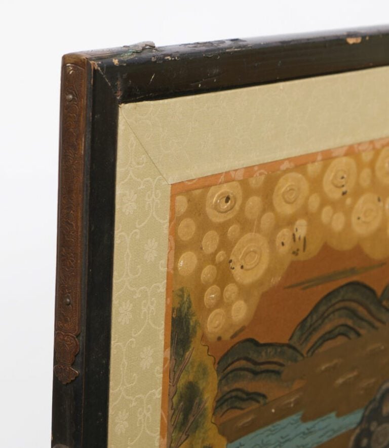 Petit paravent à 6 panneaux à peinture continue dépeignant différents aspects d…