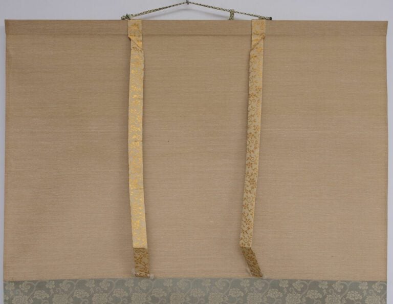 Kakejiku (rouleau suspendu) avec une peinture multicolore de trois voiliers de…