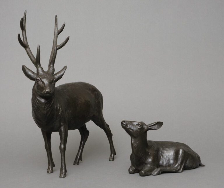 Paire d'imposants et lourds okimono (objet décoratif) en bronze patiné brun fon…