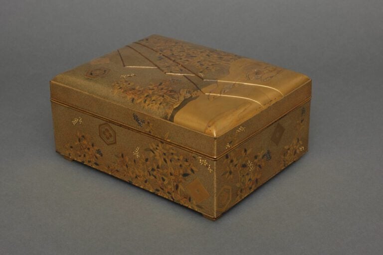Tebako rectangulaire en laque d'or (boîte pour accessoires ) au couvercle légèr…