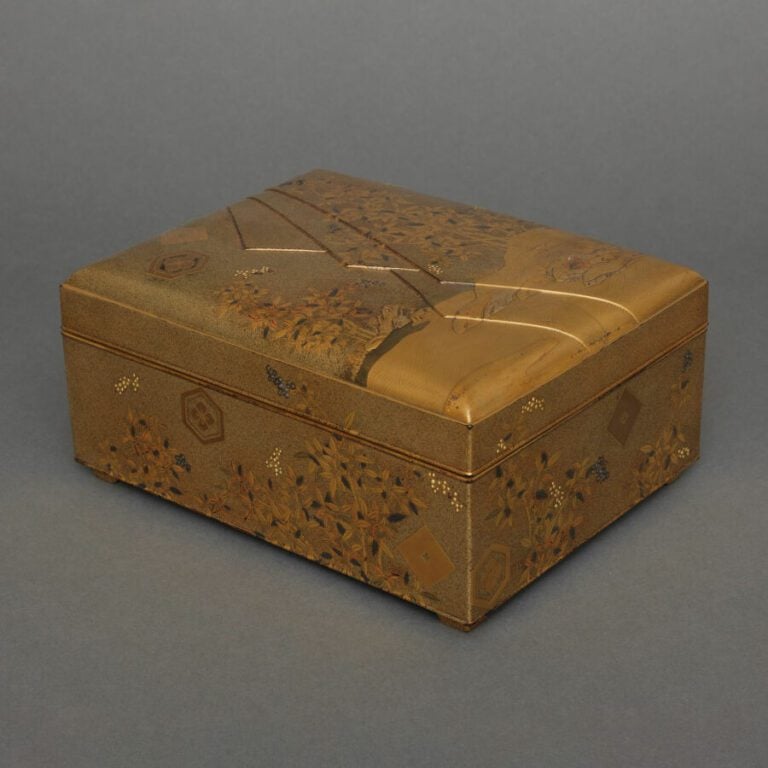 Tebako rectangulaire en laque d'or (boîte pour accessoires ) au couvercle légèr…